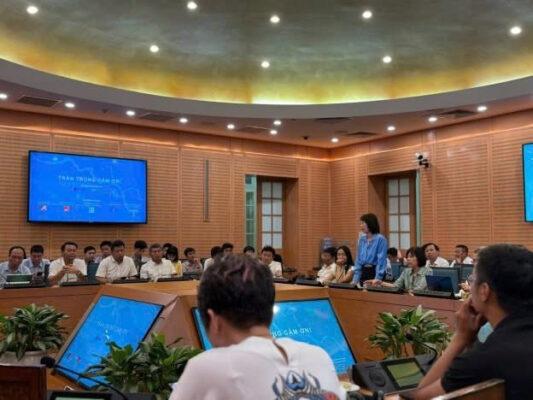 họp xây dựng đường ven sông hồng
